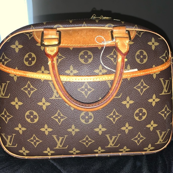 Authentic Louis Vuitton Trouville!